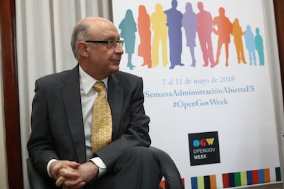El entonces ministro de Hacienda, Cristóbal Montoro, interviene en la inauguración de una jornada en 2018.