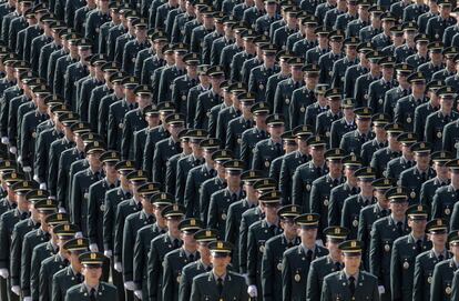 Nuevos oficiales de Corea del Sur durante la ceremonia de graduación en Gyeryongdae.