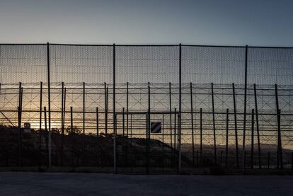 La valla espa&ntilde;ola de Melilla est&aacute; compuesta, en realidad, por tres vallas, a la que hay que sumar una cuarta en Marruecos.