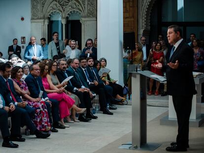 El jefe del Ejecutivo de Castilla-La Mancha, Emiliano García-Page, preside la toma de posesión de los miembros del Consejo de Gobierno de Castilla-La Mancha, en el Palacio de Fuensalida.