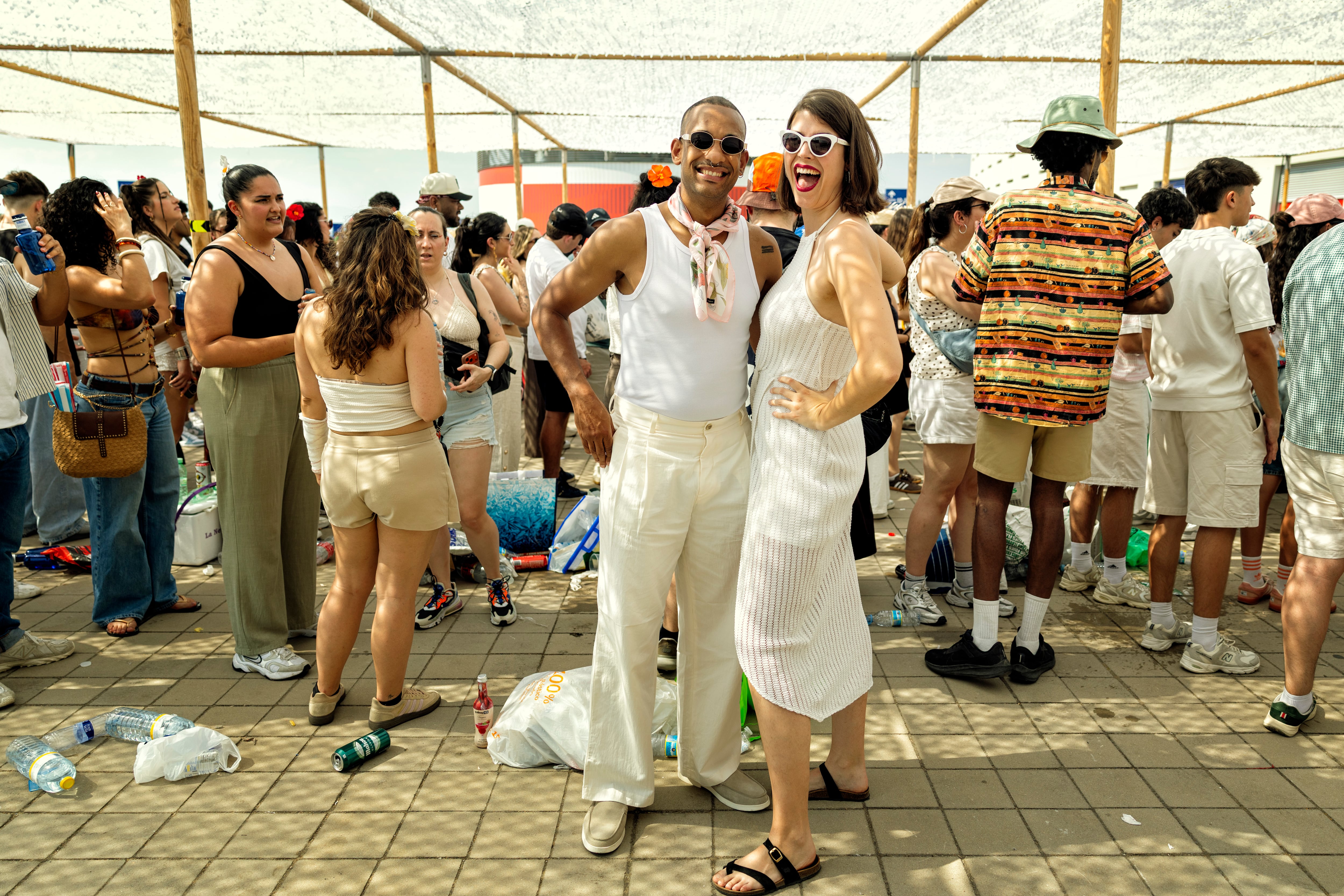 Ambiente antes del concierto de Bad Bunny en el estadio Metropolitano de Madrid, este sábado.