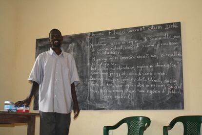 Souleymane Ndiaye, el facilitador que ayuda a los alumnos a que sean conscientes de los conocimientos que ya tienen y los asienten.