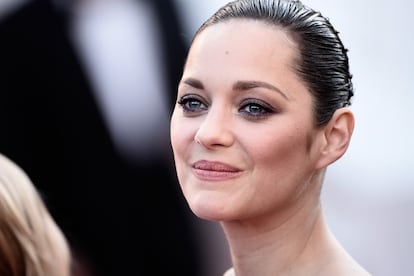 Marion Cotillard ha sido la última actriz en mojarse sobre el polémico sexismo en la industria, tal y como informaba The Guardian, la francesa ha confundido paridad con igualdad: "Hacer películas no es una cuestión de género", dijo. "No puedes preguntar al director del festival de Cannes que tenga cinco películas dirigidas por mujeres y cinco por hombres. Para mí no crea igualdad, crea una separación. Con esto quiero decir que yo no me considero feminista".