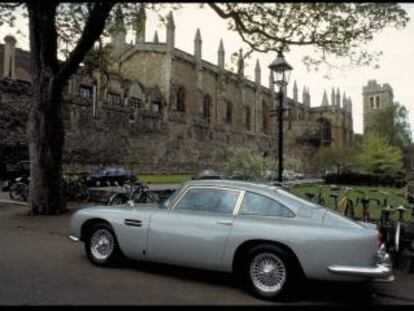 20/08/2018 Aston Martin DB5 de 1964.
 
 La firma automovilística británica Aston Martin, en colaboración con EON Productions, productora de las películas de James Bond, desarrollará una edición limitada a 25 unidades del DB5 inspirada en la película Goldfinger, según informó la empresa, que señaló que las primeras unidades se entregarán en 2020.