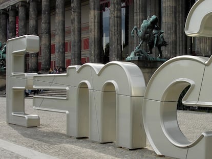 Escultura emplazada en el Paseo de las Ideas (Berlín)