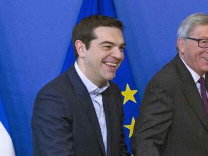 El presidente de la Comisi&oacute;n Europea, Jean-Claude Juncker, y el primer ministro griego Alexis Tsipras