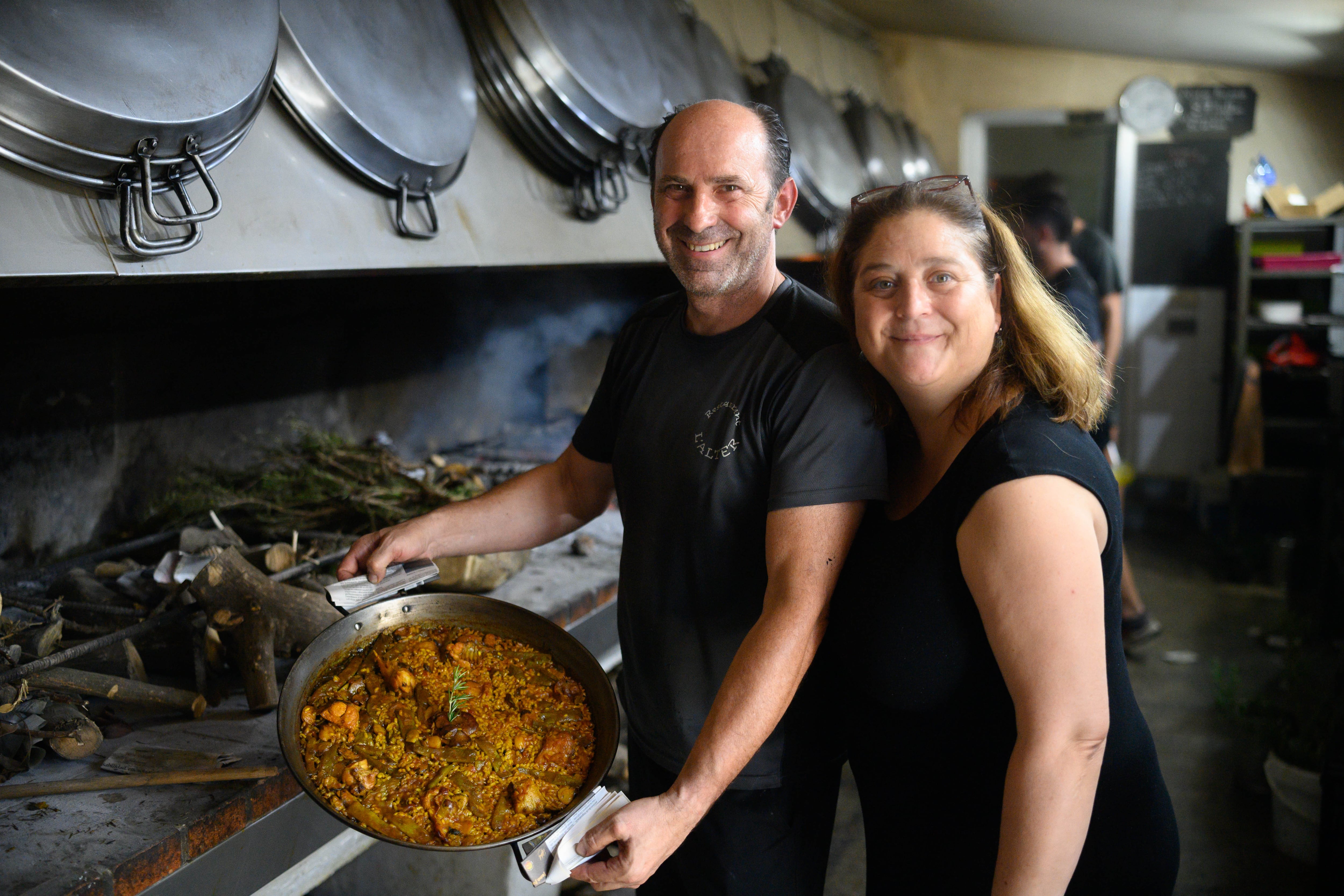 La mejor paella: con leña de naranjo, un poco de algarrobo y el recuerdo de la que hacía la abuela 