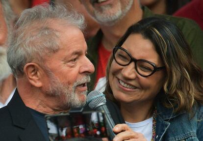 Lula da Silva, este viernes, tras salir de prisión.