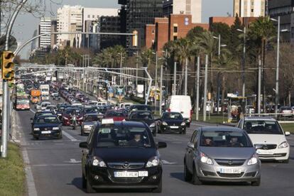 Trànsit a l'avinguda Diagonal de Barcelona.