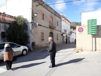 Una de las calles del Montmell, la localidad con más desempleo de la provincia de Tarragona.
