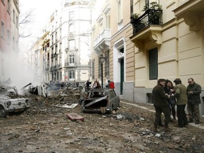 Rodaje de pel&iacute;cula &#039;Balada triste de trompeta&#039; de &Aacute;lex de la Iglesia en el barrio de Chamber&iacute;.