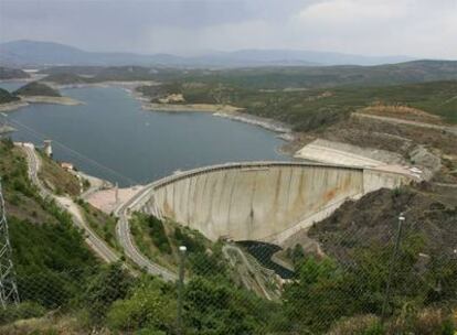 Embalse de El Atazar, gestionado por el Canal de Isabel II, en una imagen de archivo.