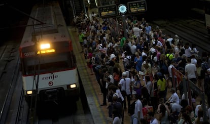 Colas en la estación de Atocha por el paro del día 10 de junio.