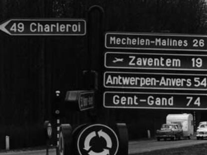 Letreros en francés y flamenco en una calle de Bruselas.