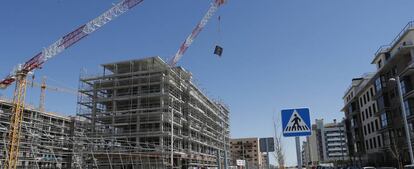 Viviendas en construcci&oacute;n en El Ca&ntilde;averal.