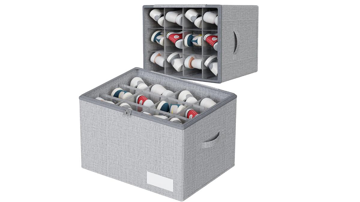 Caja de zapatos grande para el armario.
