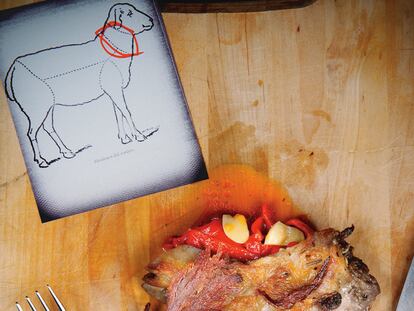 Receta de cuello de cordero confitado con salteado de verduras