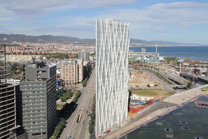 Imagen aérea de la Torre Diagonal Zero Zero de Barcelona.