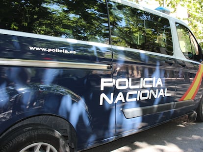Agentes de la Policía Nacional buscan a los autores de la muerte de un joven en A Coruña.
