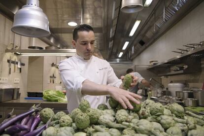 Las verduras disponibles en la carta varían en función de la temporada. La primavera es tiempo de alcachofas.