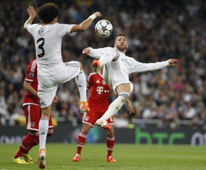 Sergio Ramos despeja el balón ante Pepe