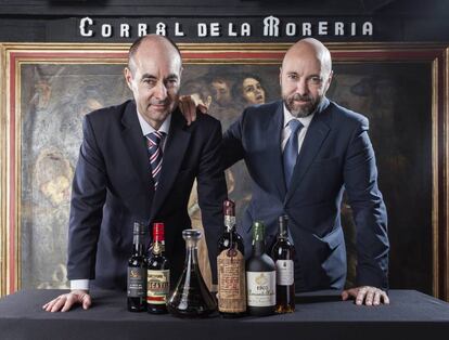 Juan Manuel y Armando del Rey, directores del tablao.