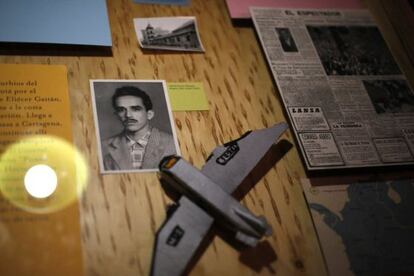 Foto de García Márquez e imágenes de sus textos cuando era periodista.