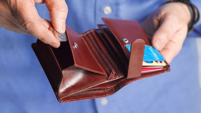 Guarda tu dinero de forma segura, rápida y organizada con una de estas carteras. GETTY IMAGES.