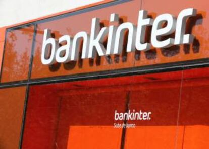 Fachada de una oficina de Bankinter