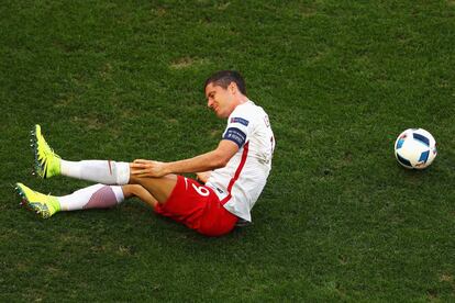 Polonia espera los goles de Robert Lewandowski. Mientras tanto, ha conseguido clasificarse para octavos y jugará contra Suiza.