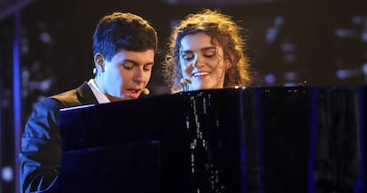 Los concursantes Alfred y Amaia cantan 'City of star' en 'Operación Triunfo 2017'.