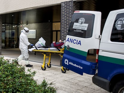 Residencia Sanitas San MArtín de Vitoria donde han fallecido ocho ancianos en los últimos 12 días por un brote de coronavirus. Foto: Lino Rico