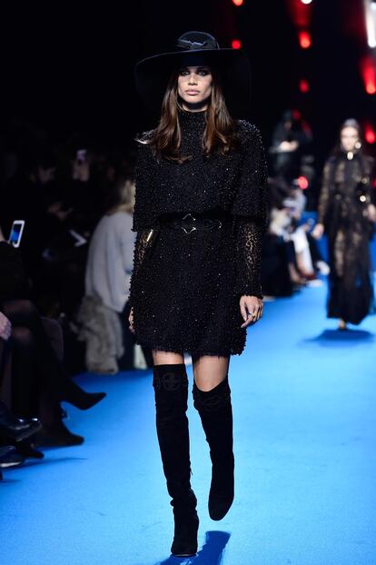 Elie Saab : Runway &#8211; Paris Fashion Week Womenswear Fall/Winter 2016/2017