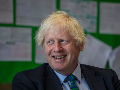 El primer ministro británico, Boris Johnson, en una visita a un centro escolar de Coalville, en Inglaterra, el pasado 26 de agosto.
