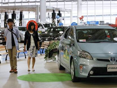 Exposición de vehículos Toyota en Japón.