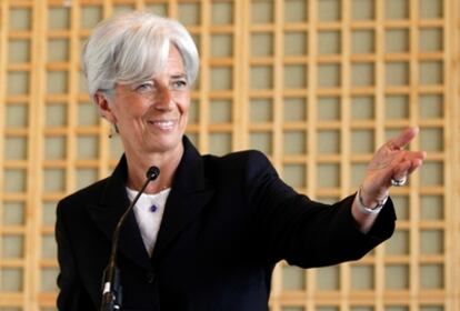 La ministra francesa y favorita para dirigir el FMI, Christine Lagarde, en el momento de anunciar su candidatura.