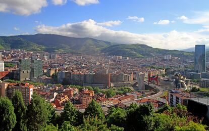 Panorama de la ciudad de Bilbao, en el País Vasco.