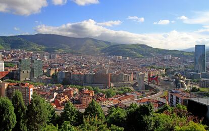 Panorama de la ciudad de Bilbao, en el País Vasco.