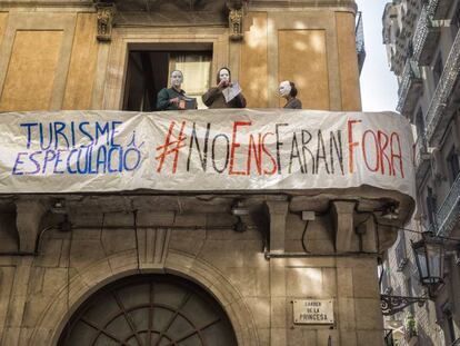 Las entidades vecinales en el piso de la calle Princesa