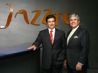 Jos&eacute; Miguel Garc&iacute;a (izquierda), consejero delegado de Jazztel, junto a Leopoldo Fern&aacute;ndez Pujals, presidente de la compa&ntilde;&iacute;a.