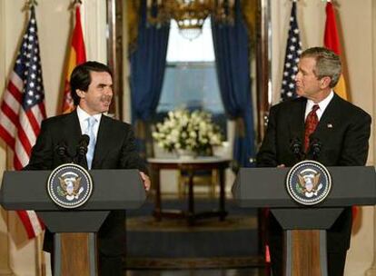 Aznar y Bush en la Casa Blanca, en mayo de 2003.