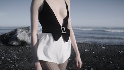 SAINT LAURENT_SAINT LAURENT_WINTER 21_VIDEO-STILLS_39_HR