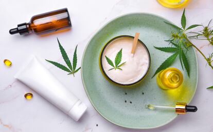 Cosméticos con aceite de cannabis o CBD.