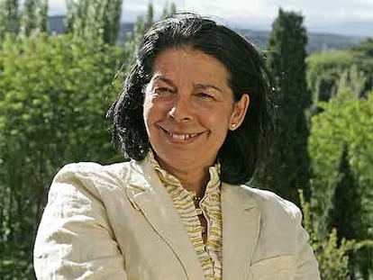 La candidata de IU, Inés Sabanés, en el parque de Las Vistillas.
