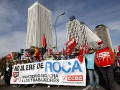 Trabajadores de Roca en una manifestaci&oacute;n.