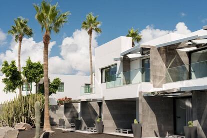 Exterior del nuevo complejo turístico La Isla y El Mar, en Lanzarote.
