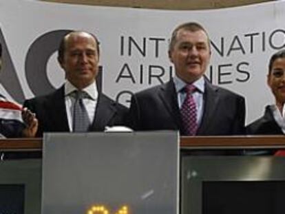 IAG invita a otras aerolíneas a su proyecto y cede en Bolsa un 1,22% el día de su debut