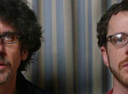 Joel (izquierda) y Ethan Coen, realizadores de <i>No es país para viejos, </i><b>filme que opta a ocho </b><i>oscars</i><b> y se estrena hoy en España</b>.