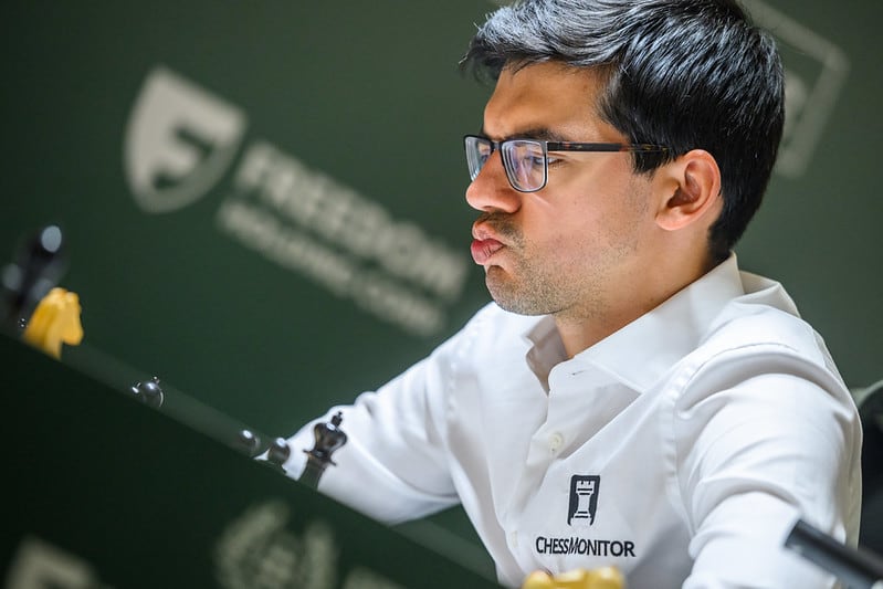 Giri, durante su partida con Caruana