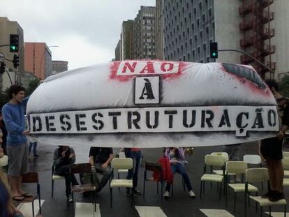 Estudantes em manifesta&ccedil;&atilde;o nesta segunda, na avenida Faria Lima.